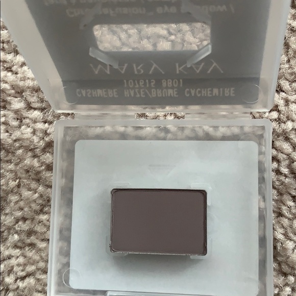 Mary Kay eye shadow - Picture 2 of 2